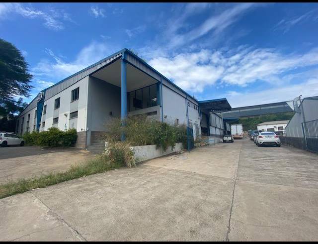 2,493M² WAREHOUSE TO LET IN GLEN ANIL